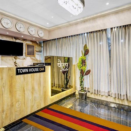 Townhouse Oak Hotel Vaibhav Surat Eksteriør billede