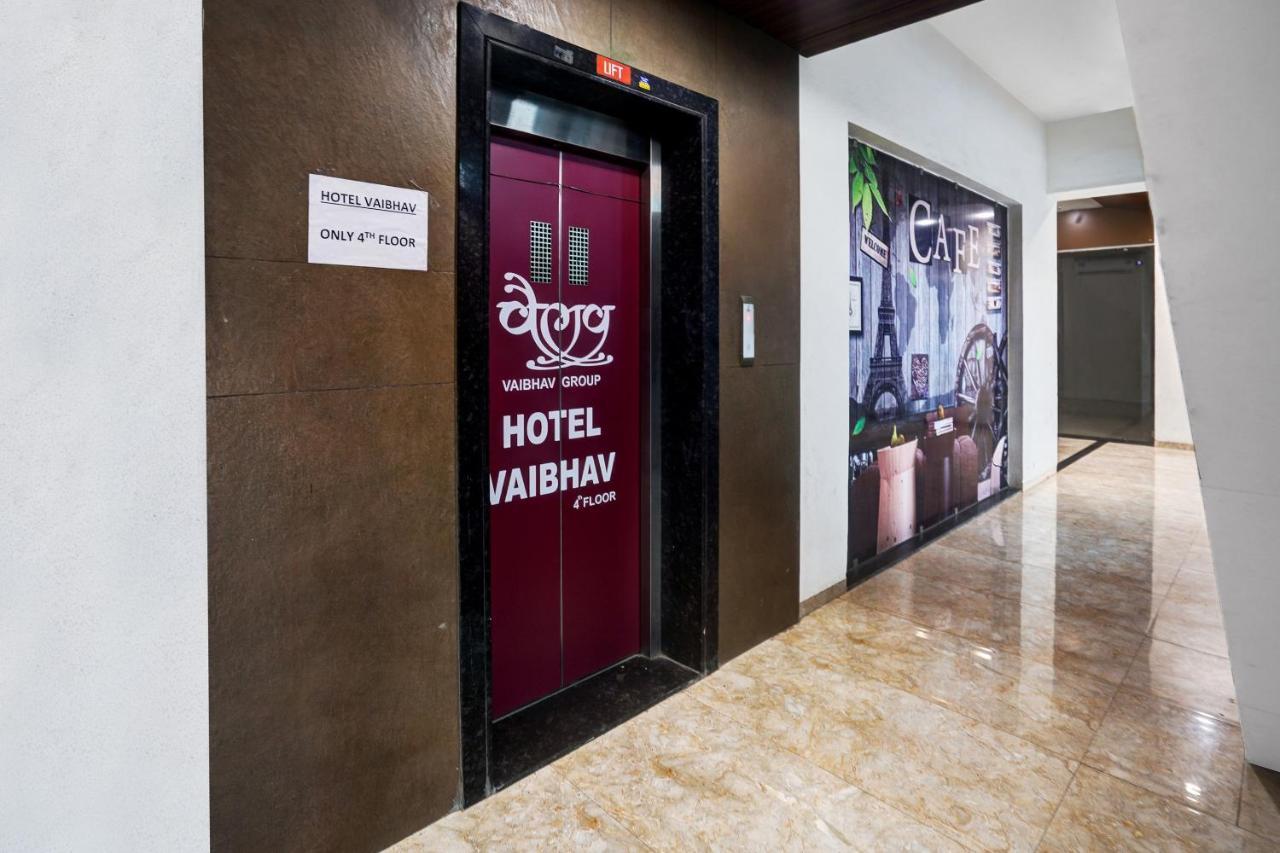 Townhouse Oak Hotel Vaibhav Surat Eksteriør billede